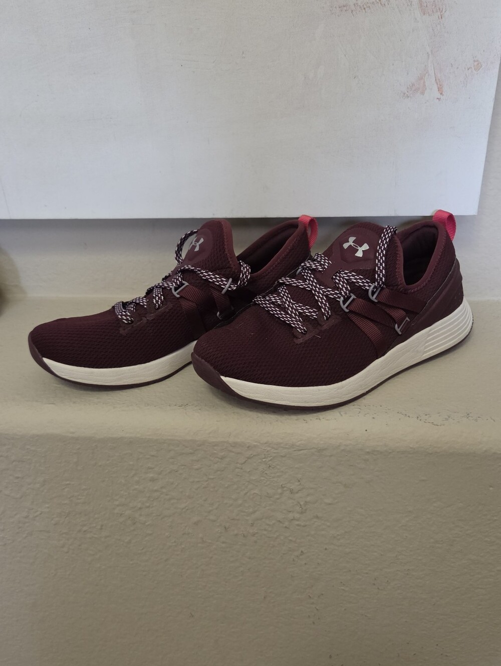 Under Armour Women's Burgundy Running Sneakers Size 6 Preloved